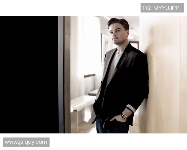 足球明星颜值壁纸高清精选让你尽享球场魅力与青春风采