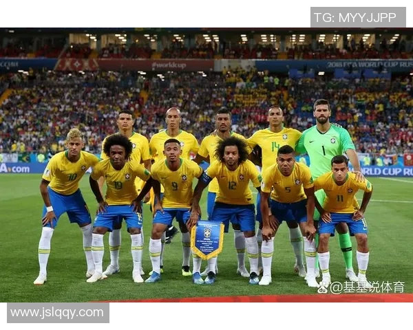 探讨后腰位置的足球明星及其在球队中的重要性与影响力 探讨后腰位置的足球明星及其在球队中的重要性与影响力