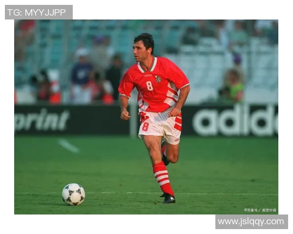 足球明星碧含的职业生涯与成就揭秘及其在全球足球界的影响力分析 足球明星碧含的职业生涯与成就揭秘及其在全球足球界的影响力分析