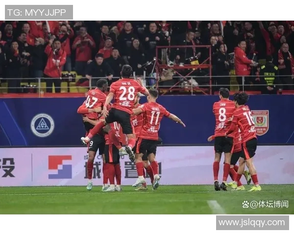 广州恒大与狼堡激战正酣谁能在亚冠赛场上笑到最后 广州恒大与狼堡激战正酣谁能在亚冠赛场上笑到最后