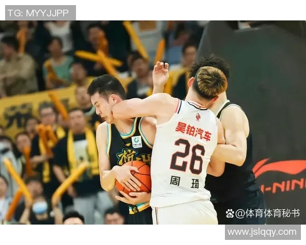 电视屏幕上的明星们篮球对决精彩纷呈引发观众热议